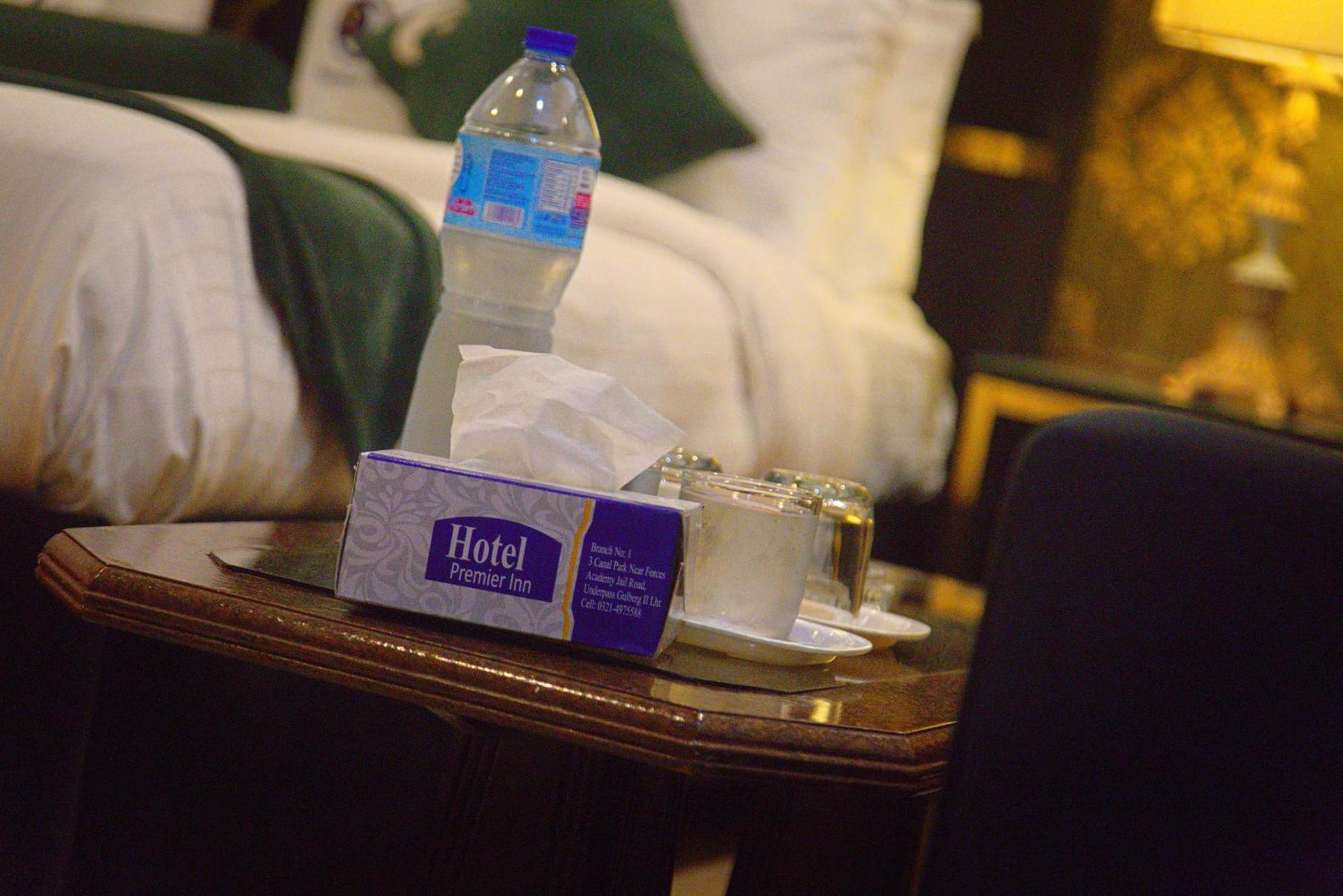 Premier Inn Johar Town Lahore Bagian luar foto