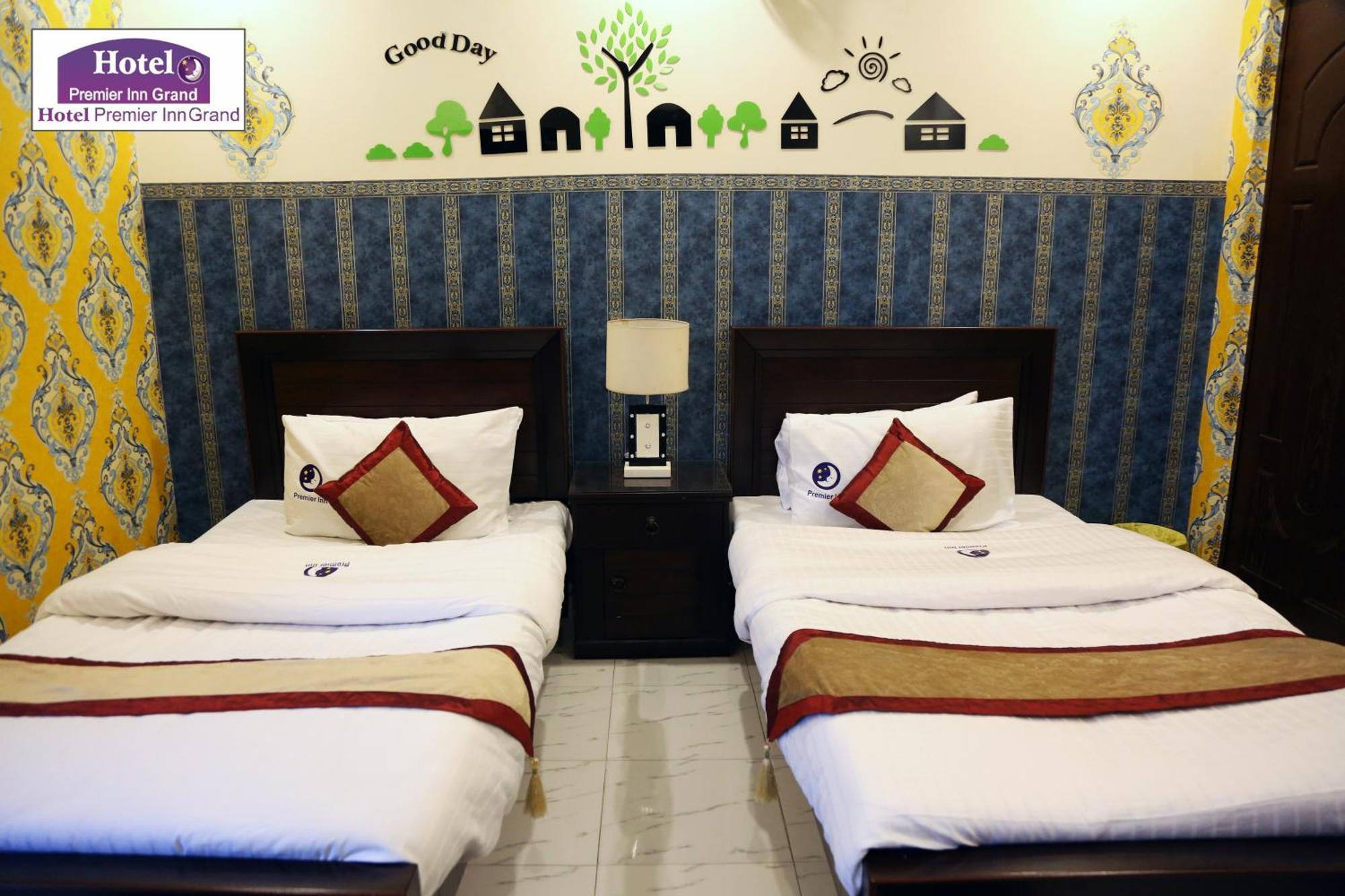 Premier Inn Johar Town Lahore Bagian luar foto