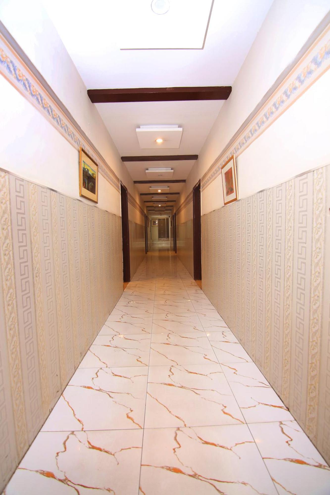 Premier Inn Johar Town Lahore Bagian luar foto