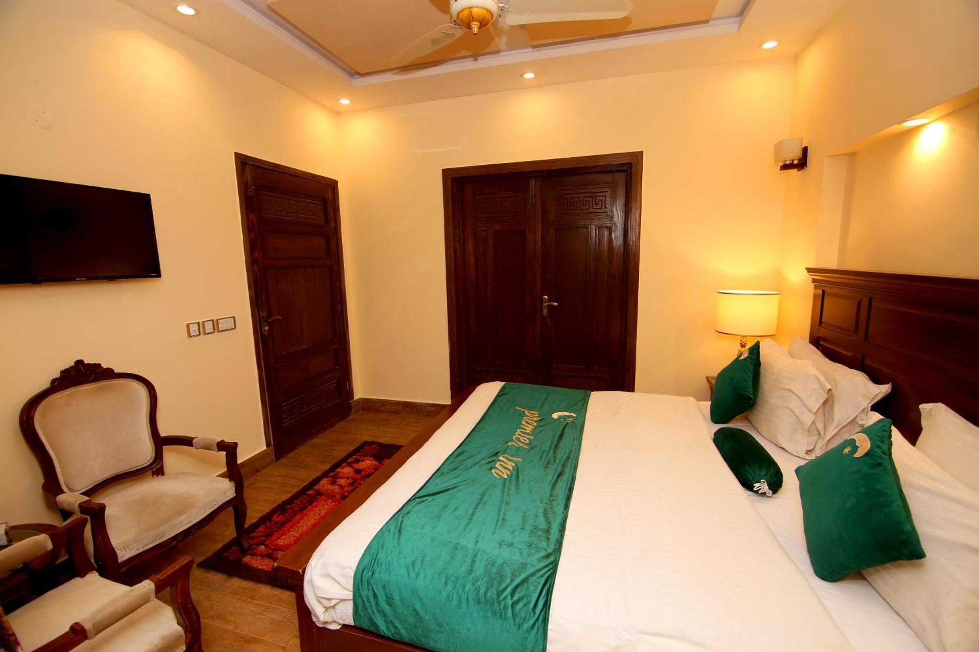 Premier Inn Johar Town Lahore Bagian luar foto