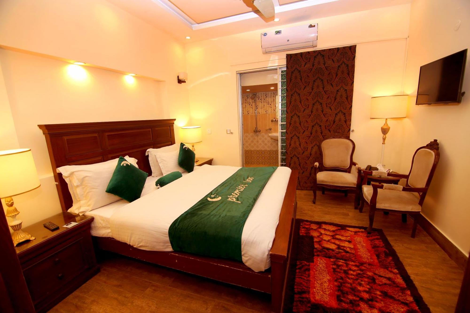 Premier Inn Johar Town Lahore Bagian luar foto