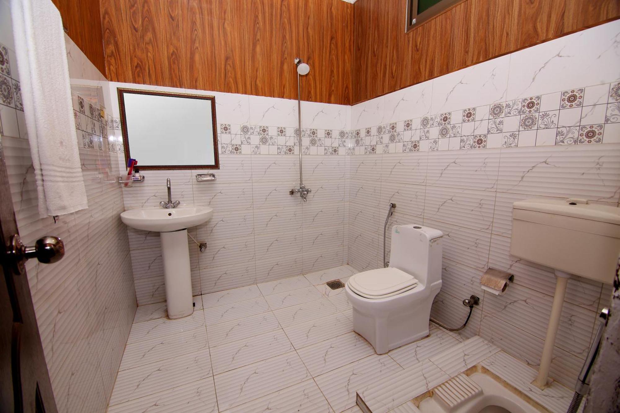 Premier Inn Johar Town Lahore Bagian luar foto