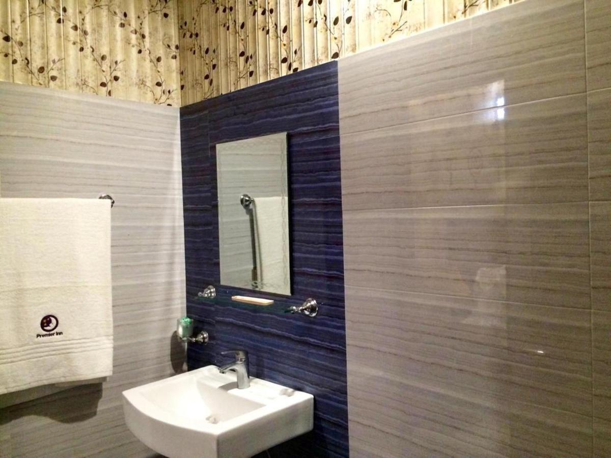 Premier Inn Johar Town Lahore Bagian luar foto